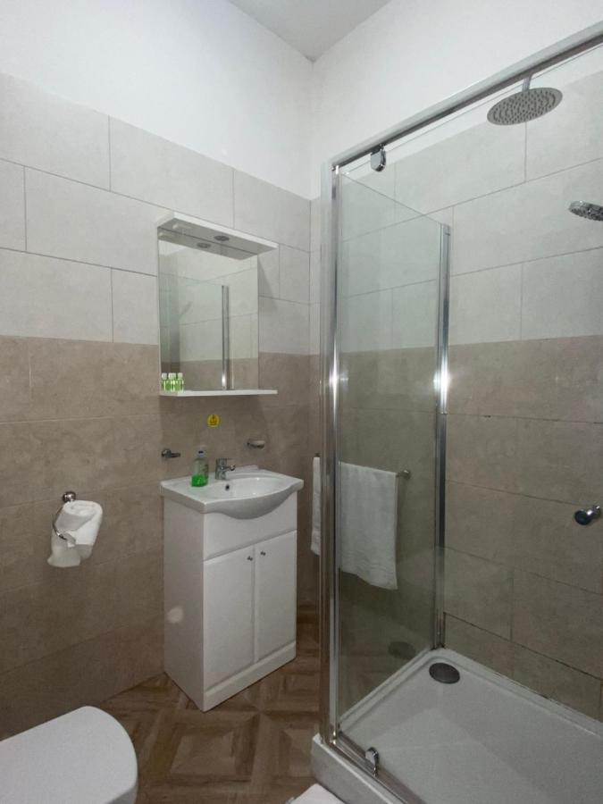 بريدجواتر The Town Hotel المظهر الخارجي الصورة